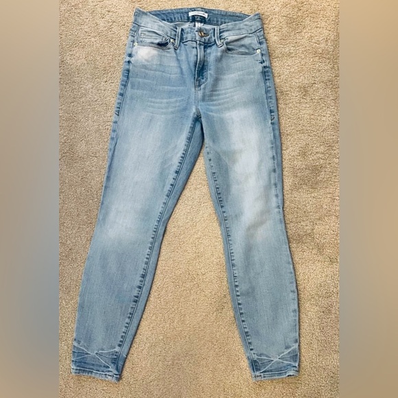 Good American Good Legs High Rise Lightly Distressed Crop Jeans Size 26/2. - Picture 4 of 9